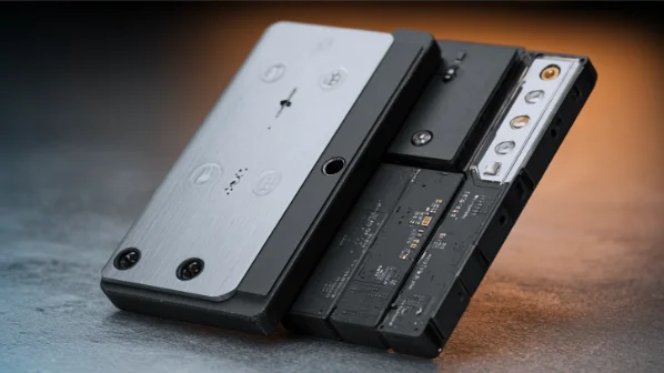 nano-s-plus-device-in-hand